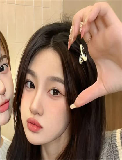 《妹仔大过主人婆》象征隐喻解析：符号意义与深层寓意探讨